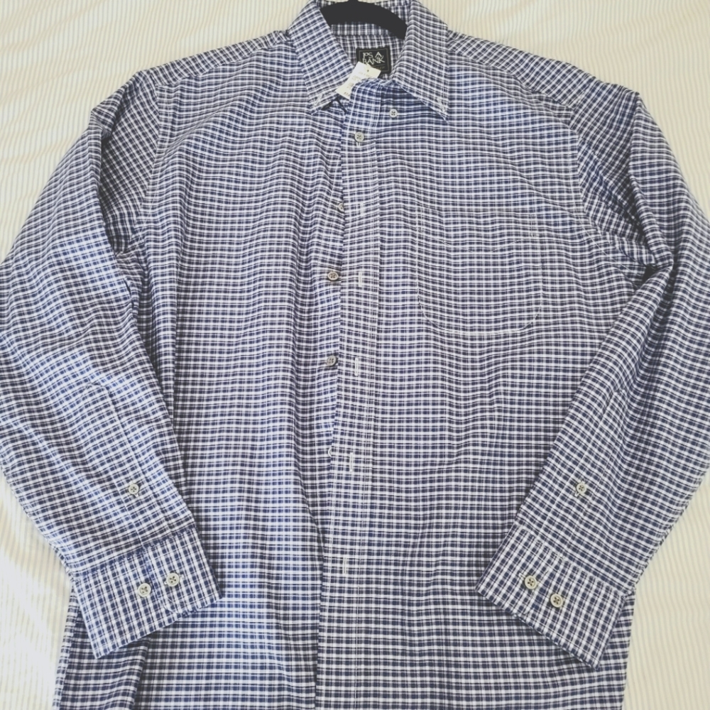 Mens Medium Jos. A Bank traditional blue/white checkered long sleeve dress shirt